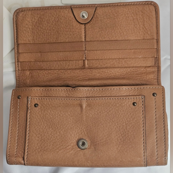 AUTH Chloe Paddington Long Wallet with Authenticity Card and Dust Bag - Picture 8 of 16